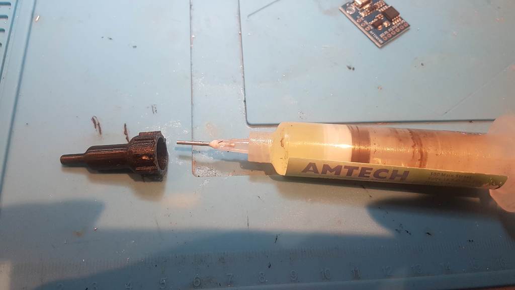 Luer-lock syringe cap for flux, solder paste, etc