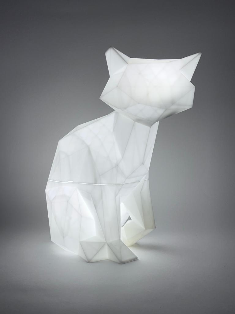Cat shaped lamp 