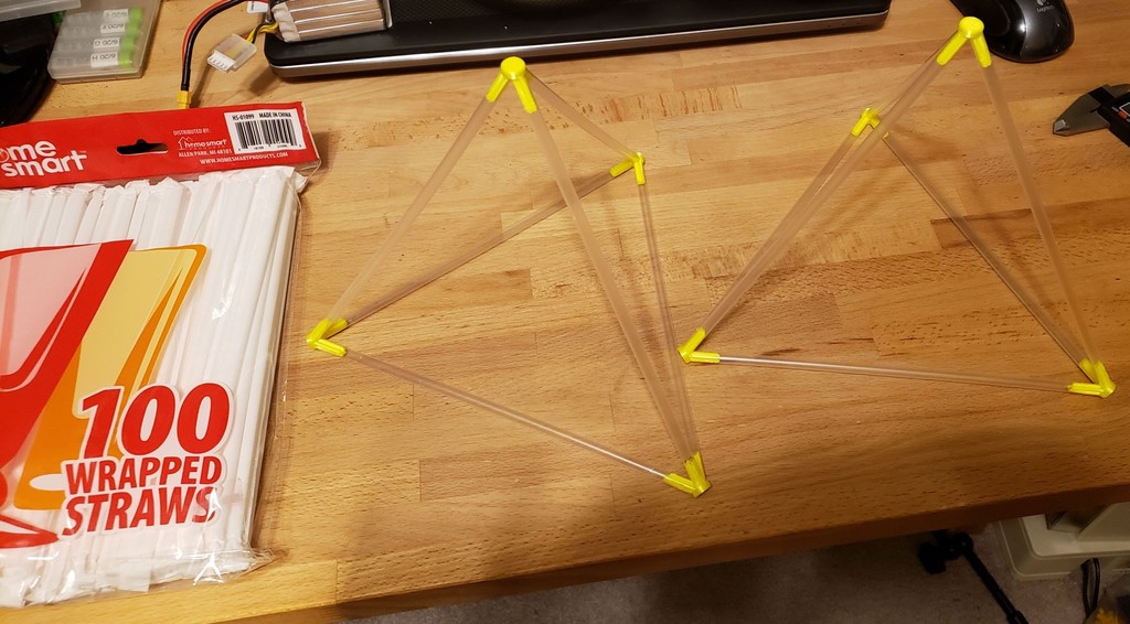 Tetrahedral corners for straws
