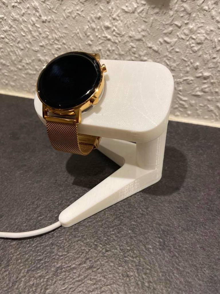 Huawei GT2 smartwatch charging station