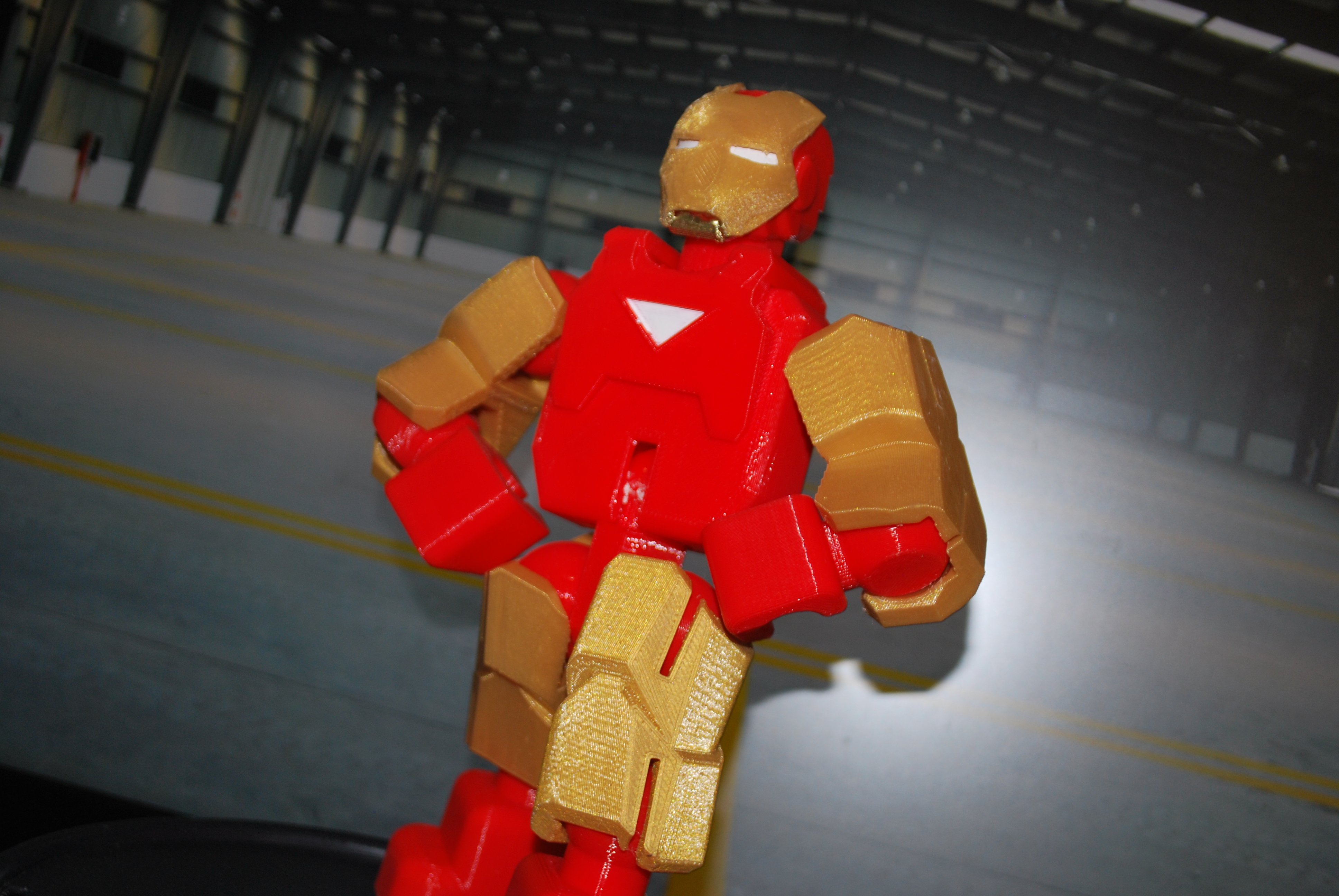 Iron Man - MARK VI Suit - Fully Posable - no supports