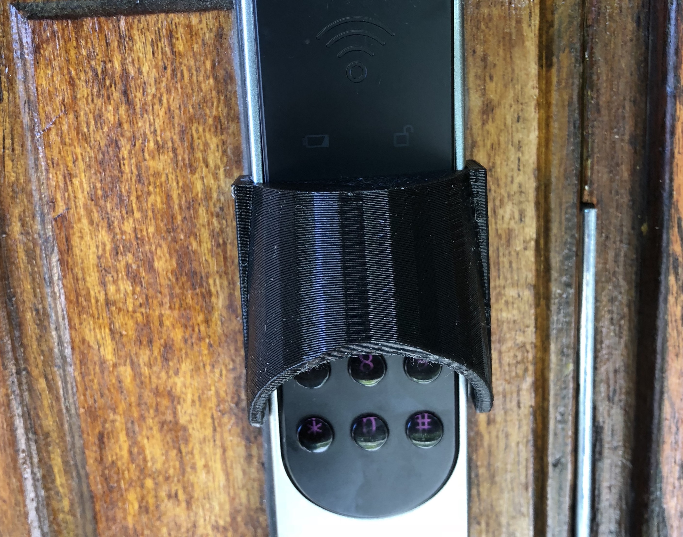 Yale Doorman Code lock shelter