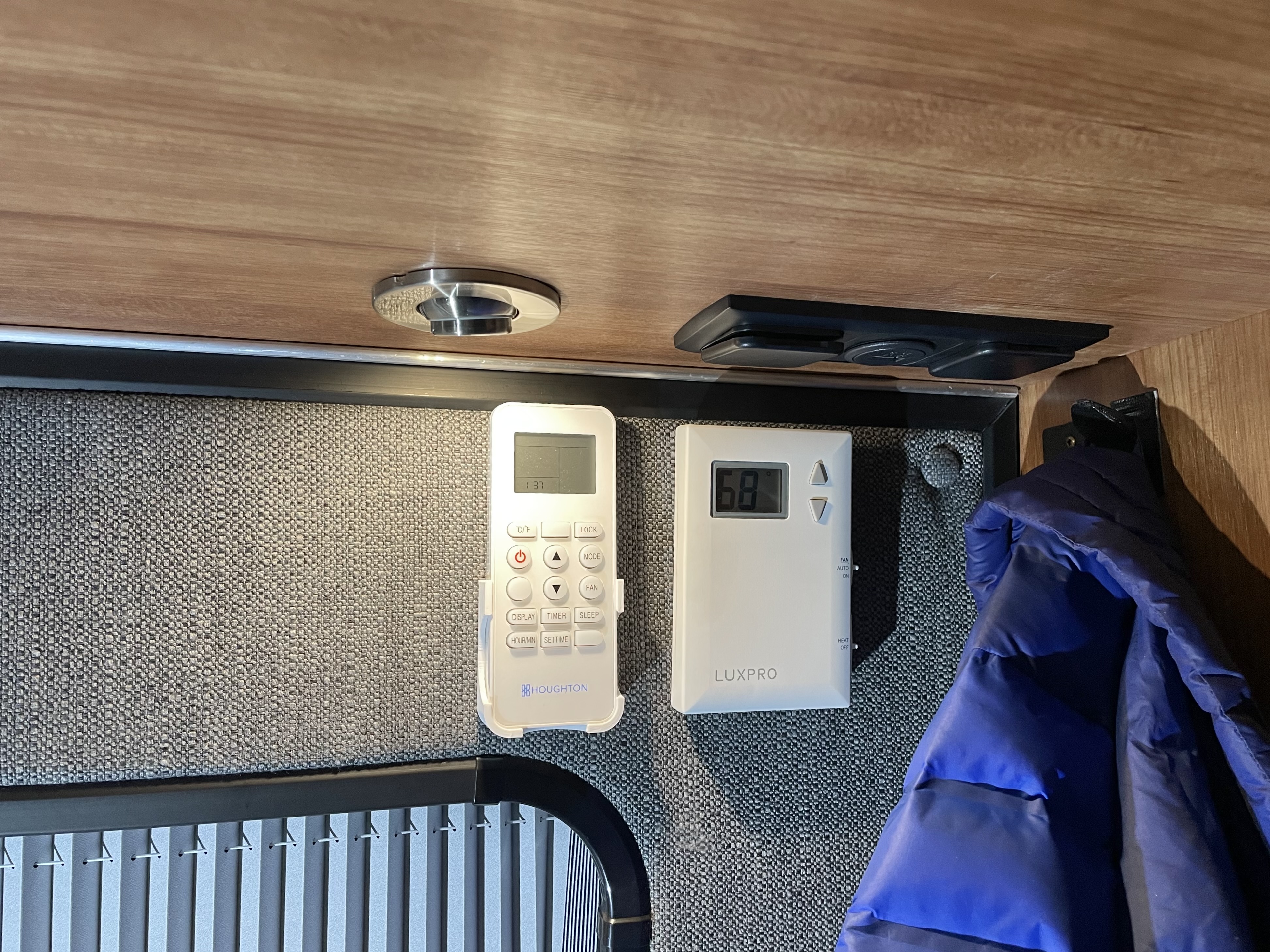 RecPro Houghton RV AC Remote Dock Cradle