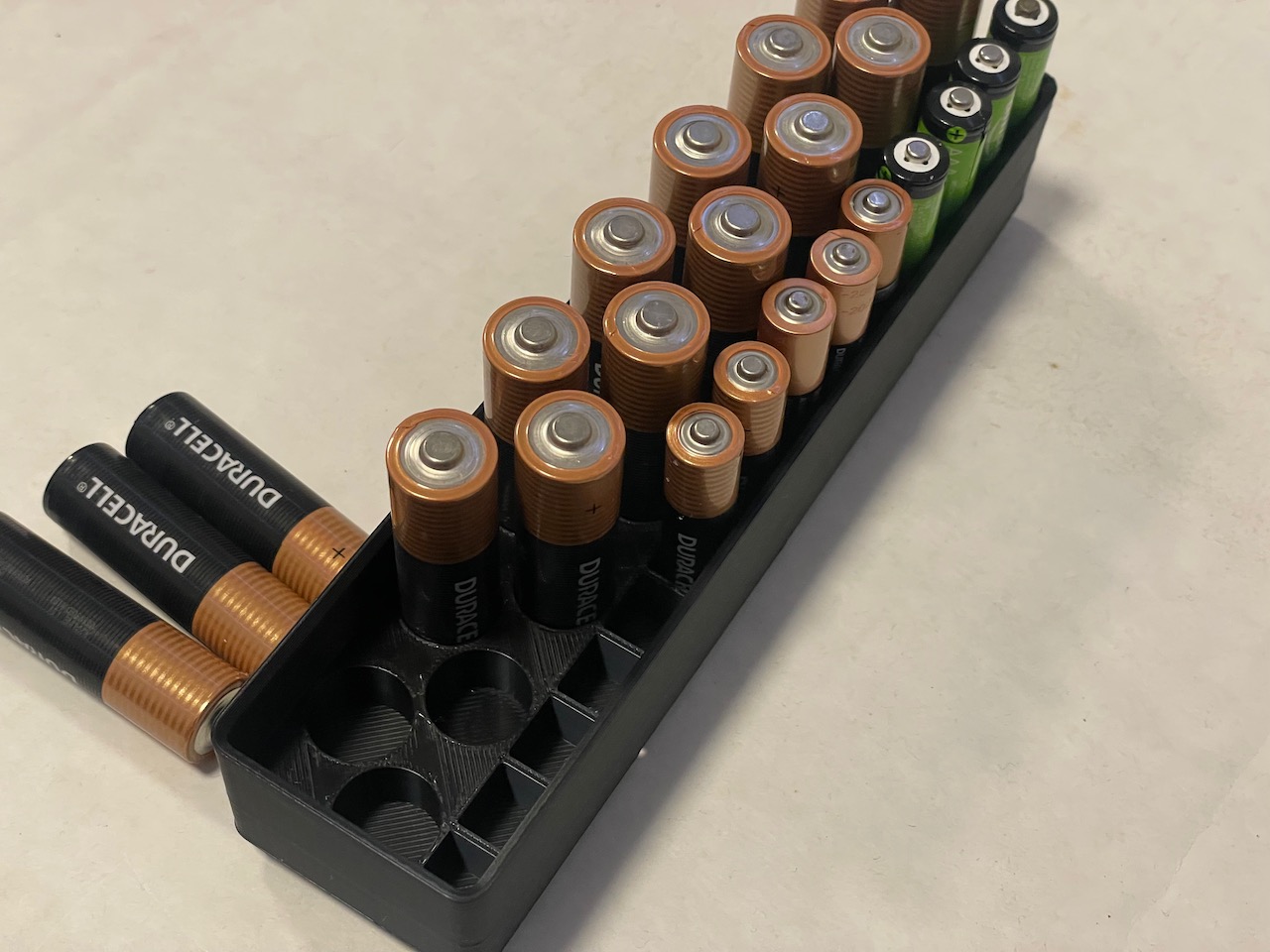 Gridfinity 4x1 4u tall AA AAA Battery Holder