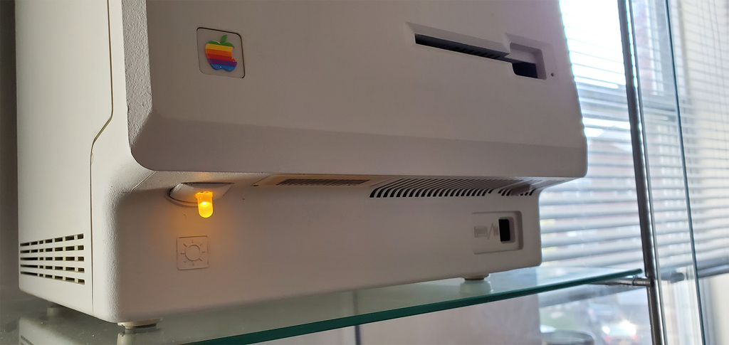 Macintosh 512K Brightness Control Knob Plug