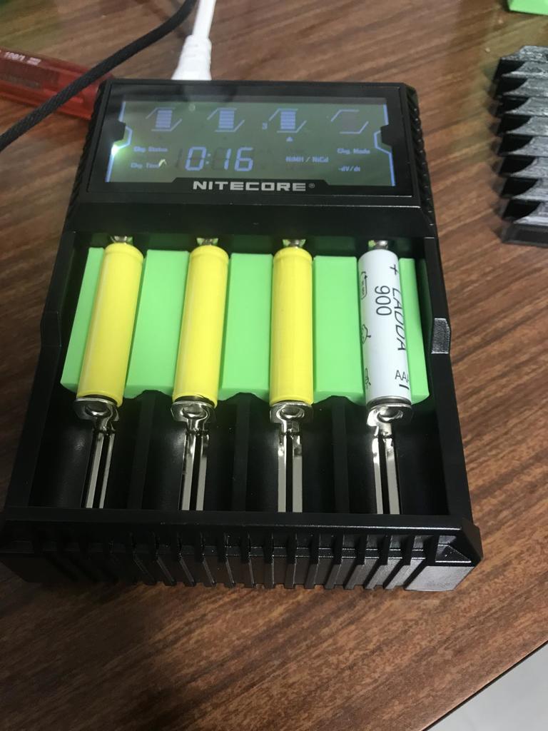 Batteriehalter für Nitecore D4