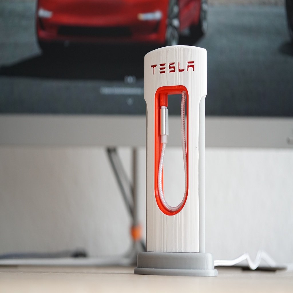 Tesla Supercharger for Apple Lightning phones