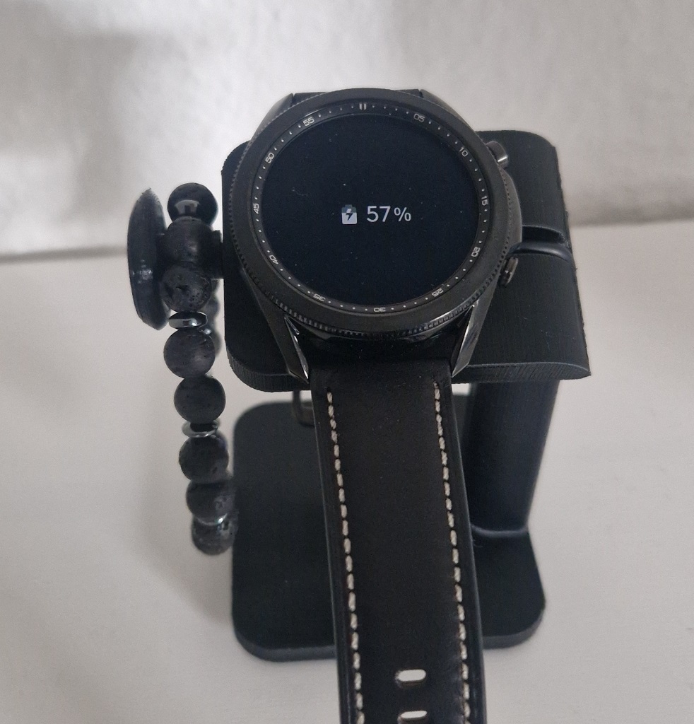 Remix of Galaxy Watch Charge Stand with Bracelet Hanger