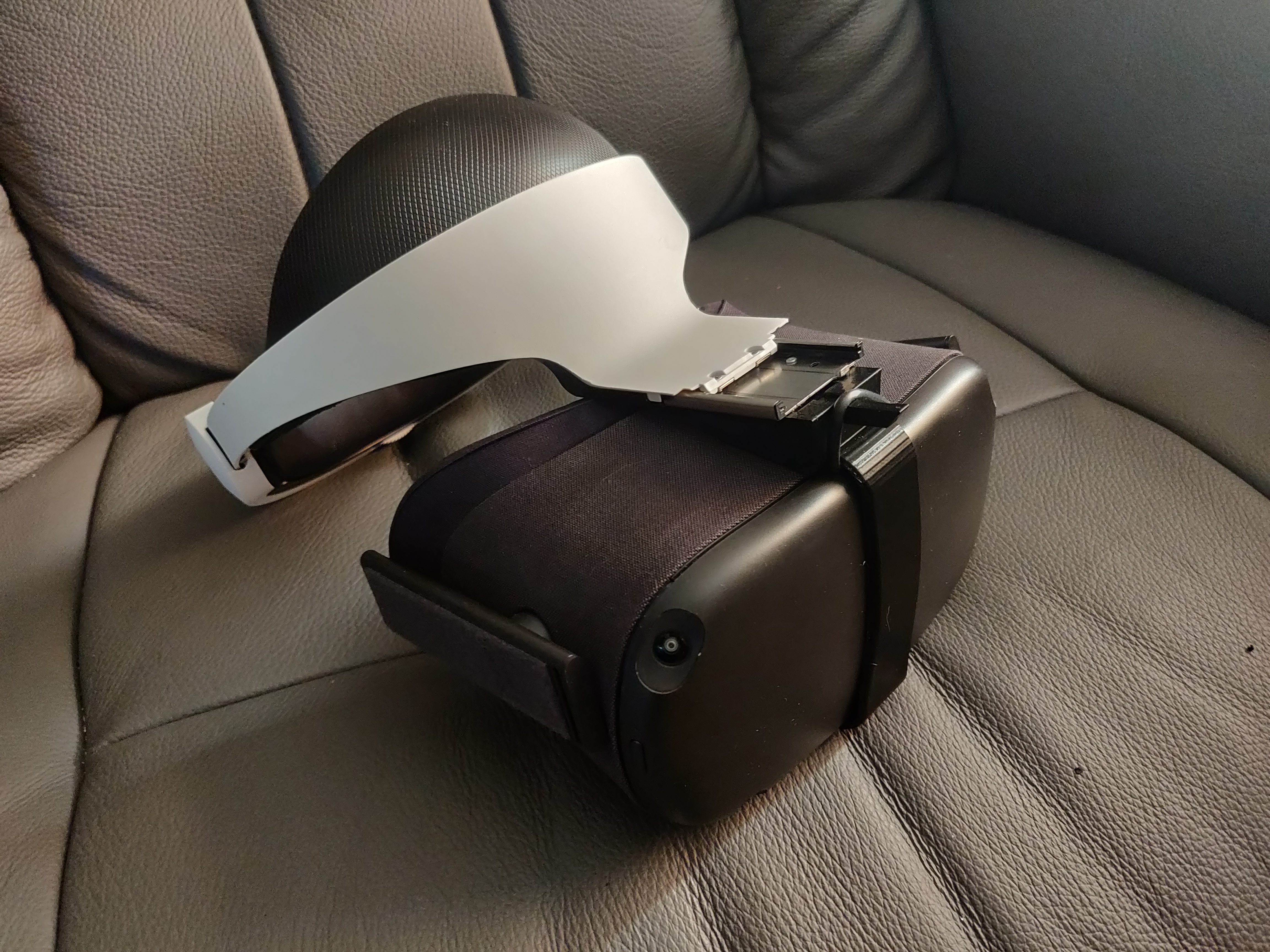 what is better oculus quest or psvr