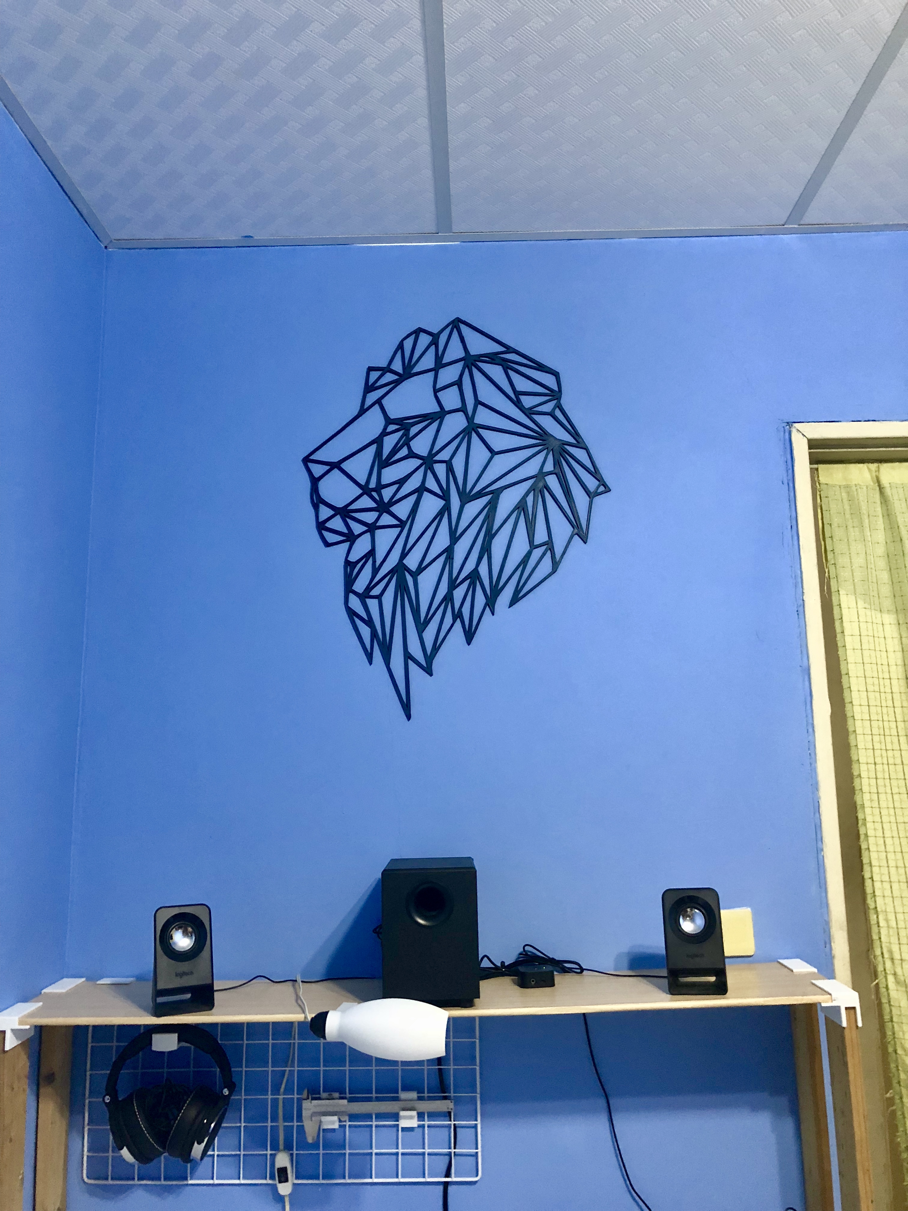 Geometric lion wall sculpture