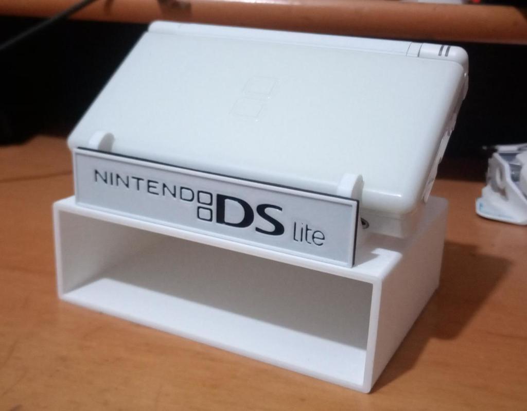 Stand for Nintendo DS Lite