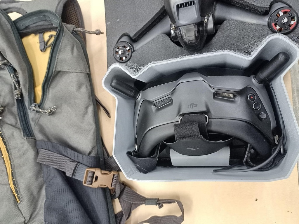 DJI FPV Drone V2 Goggles + Goggles battery Case
