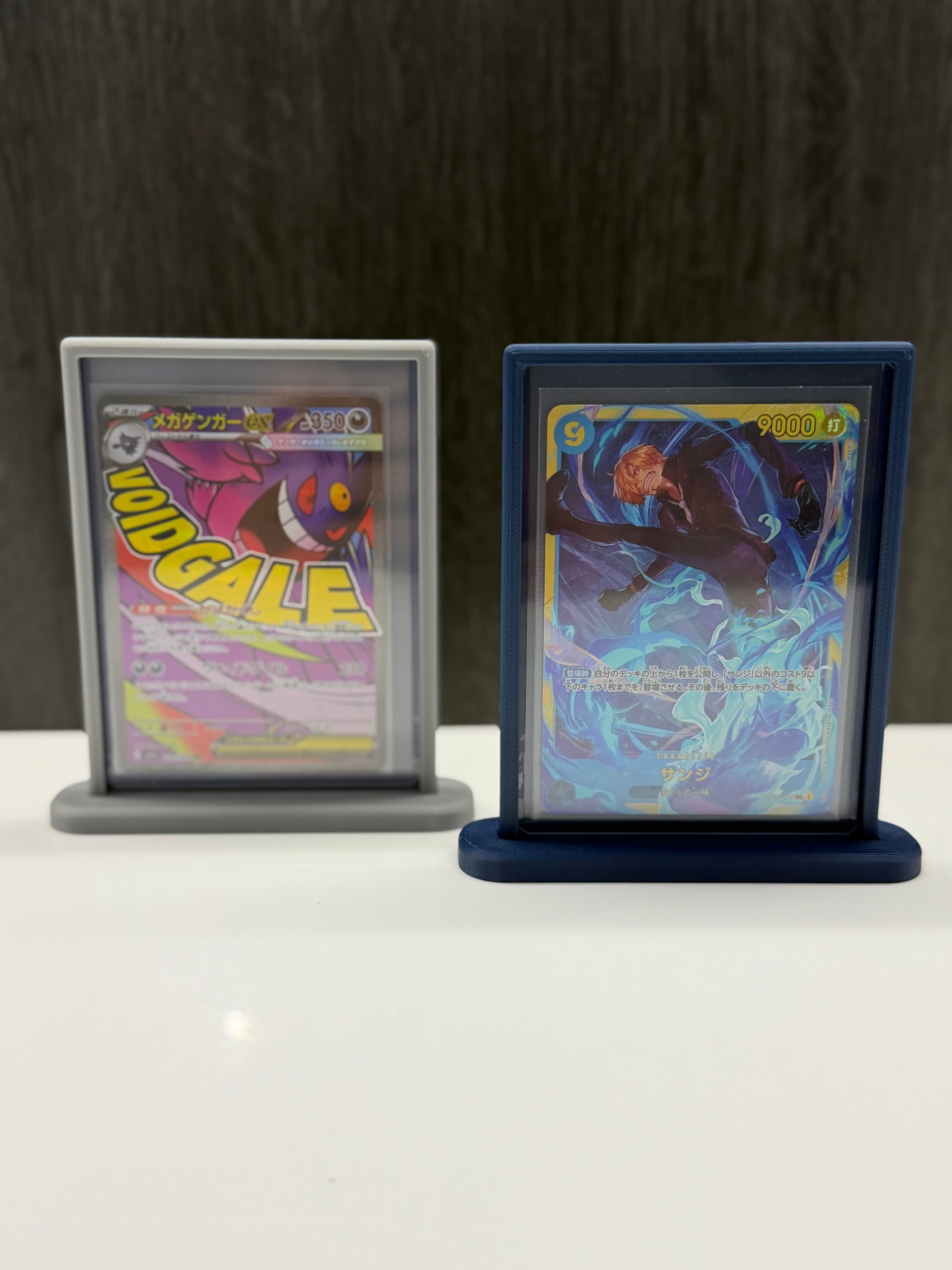 Toploader Card Stand
