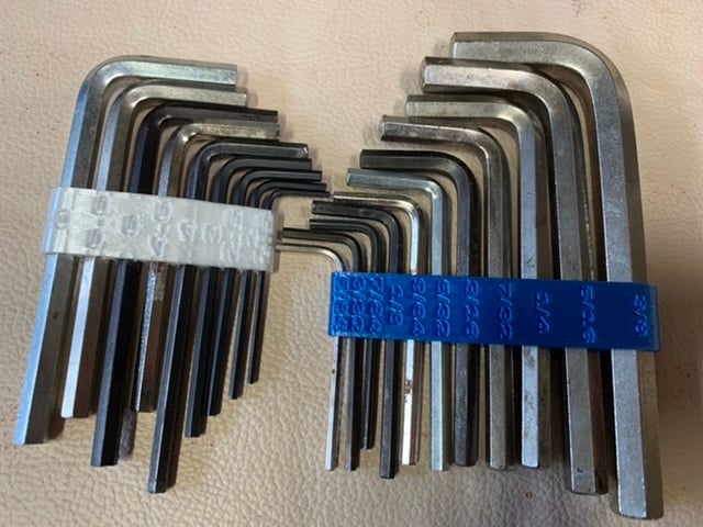 Arbitrary hex key holder with labels