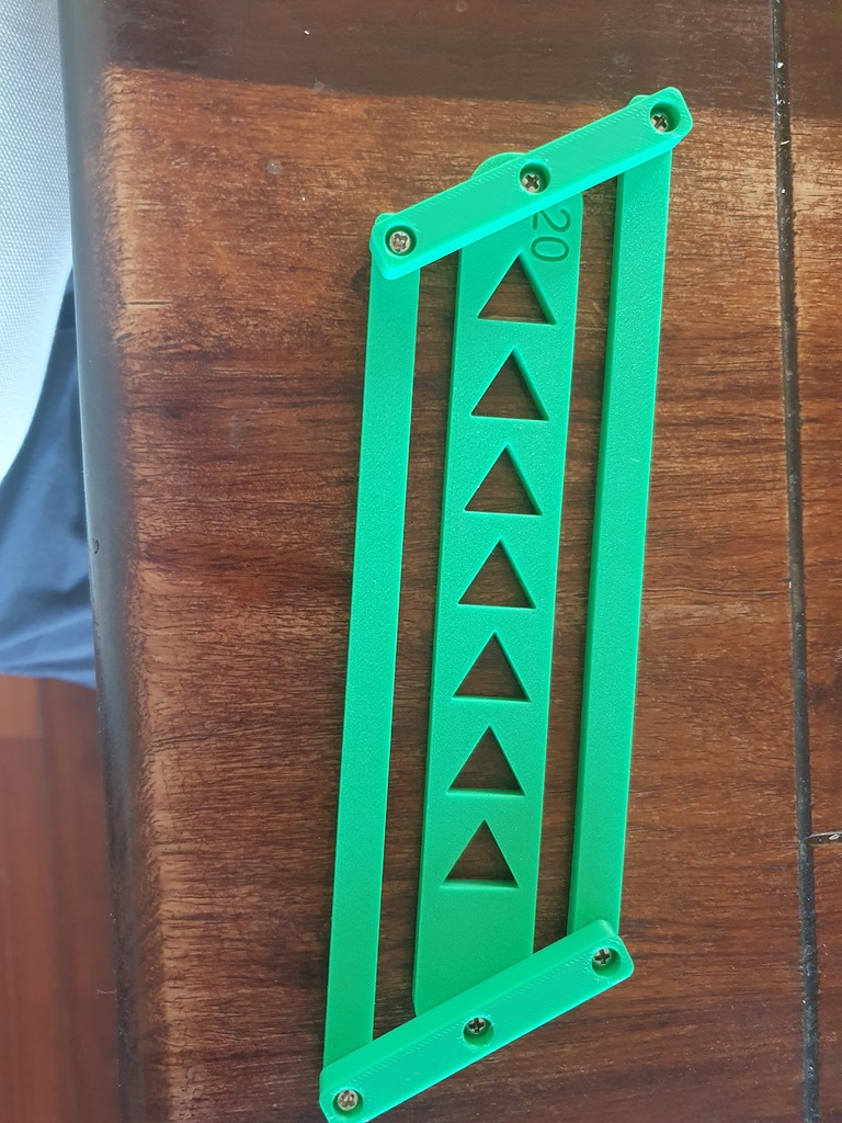 Self centring jig  (Re-draw of https://www.thingiverse.com/thing:5523692/remix )