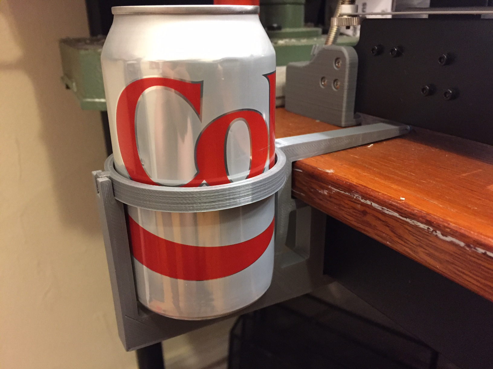 Desk Hook for Can