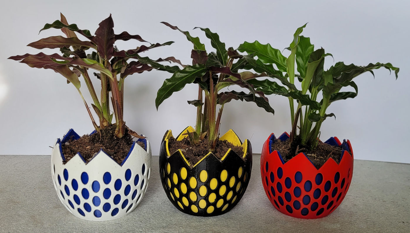 Small skeleton egg planter