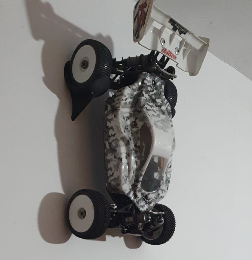 RC Car 1/8 Buggy Wall Support