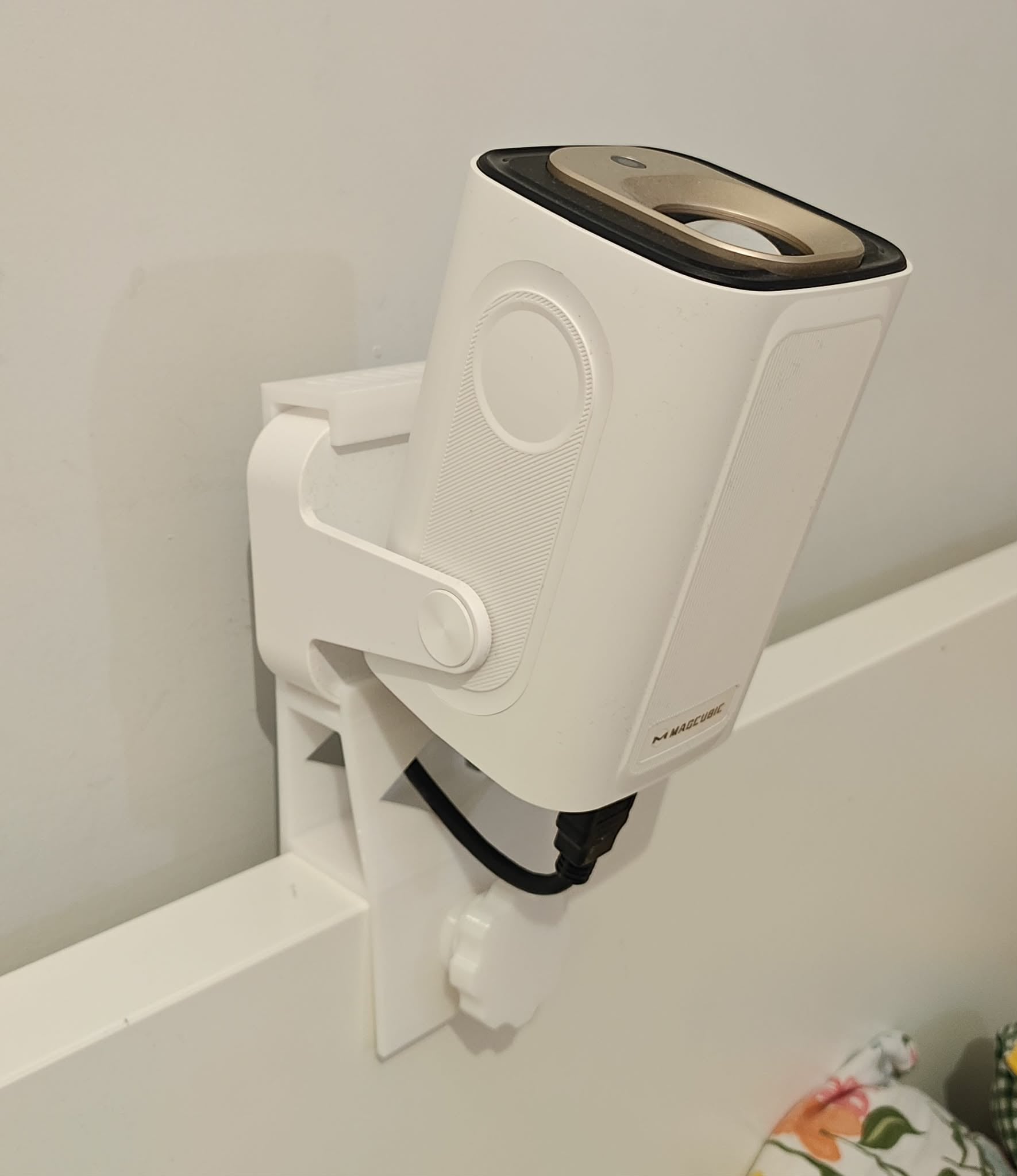 HY310 Projector Ikea Malm Bed Mount