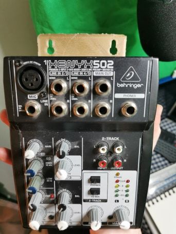 Wall mount for Behringer Xenyx 502 mixer