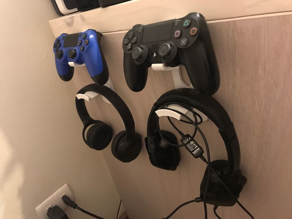 wall holder for controller and headphones ps4 / soporte control y audifonos ps4