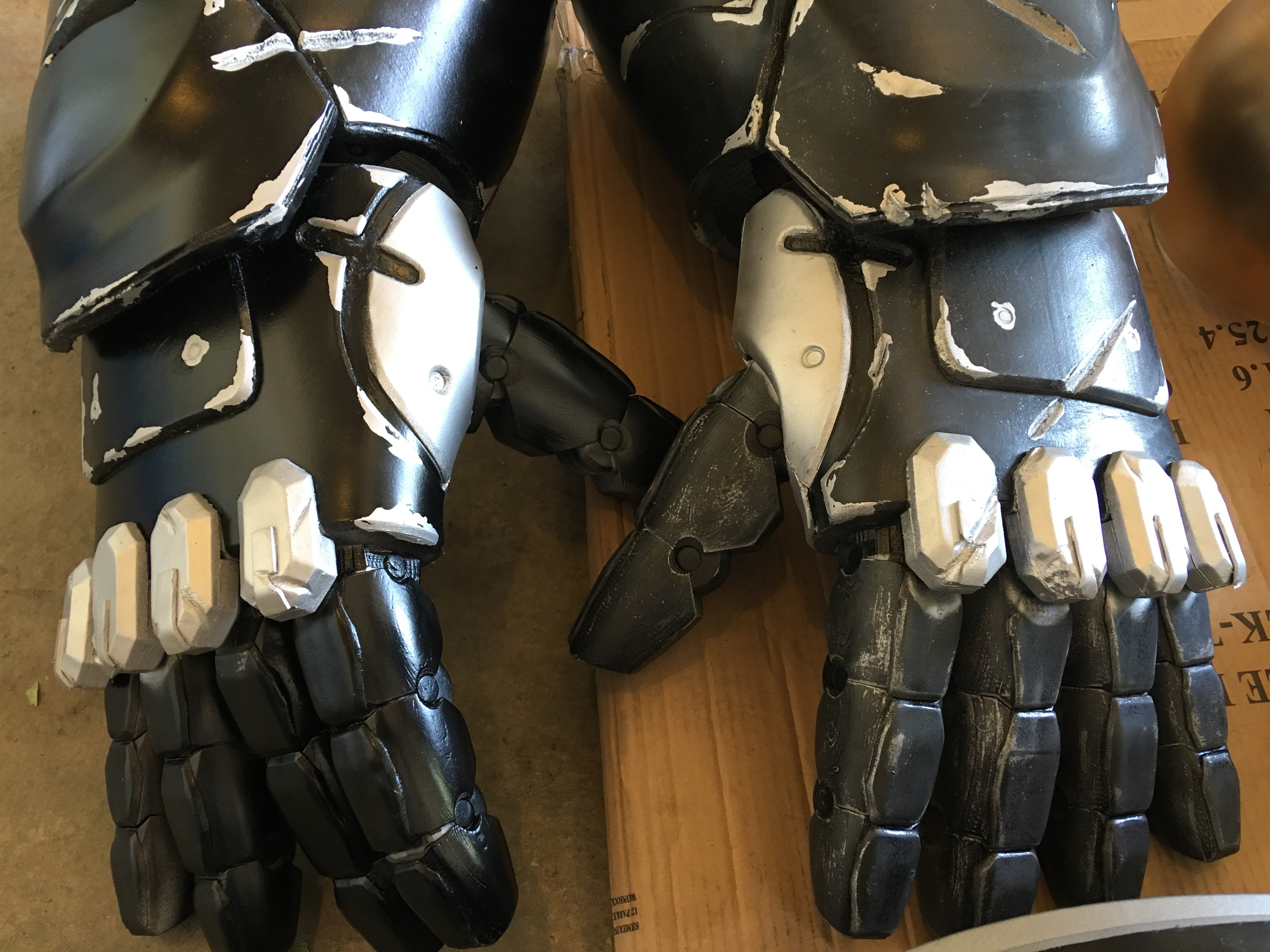 Oversize Hand with Articulated Fingers