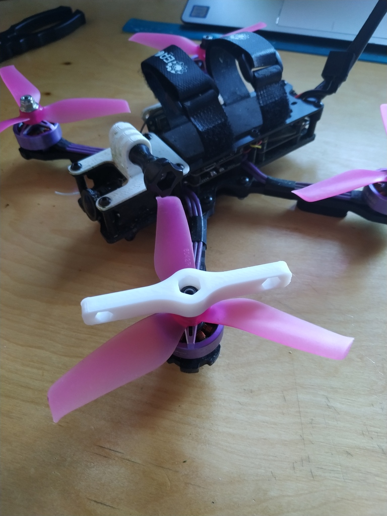 Drone propeller bolt remover