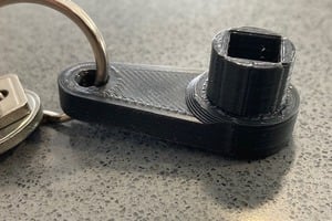 Keychain Water Tap Square Key 8mm. Llave cuadrada 8mm