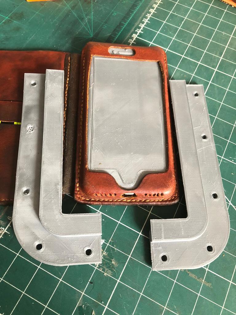 IPhone 8 Plus Mockup and wet mold bracket for leather case