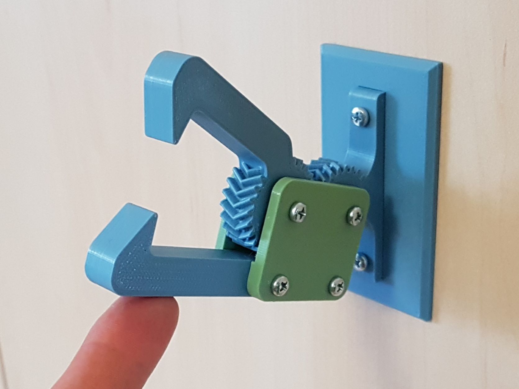 Upgrade for award winning geared clamp hook