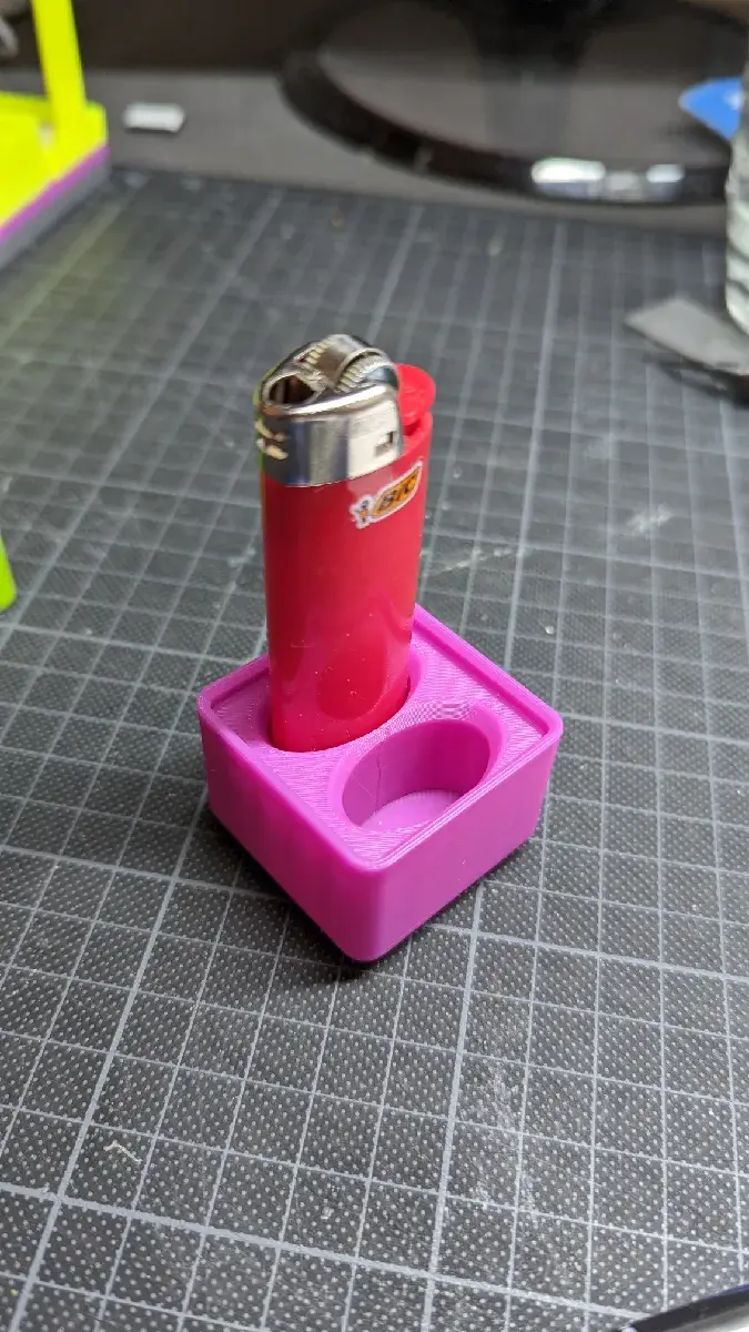 Gridfinity block for two BIC-lighters.