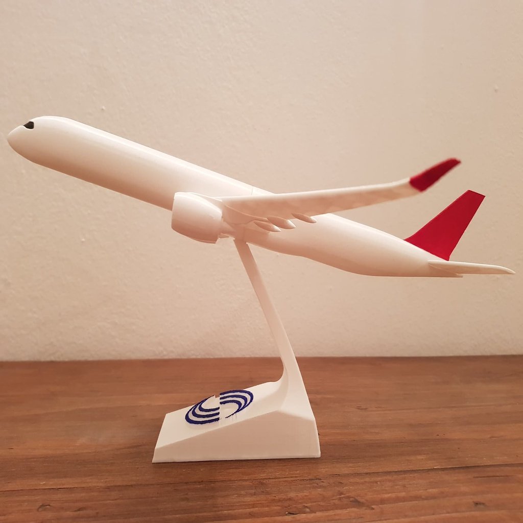 AIRBUS A350-1000 DETAILED SNAP-ON MODEL