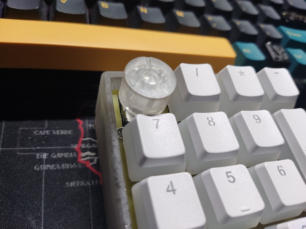 Keyboard volume knob