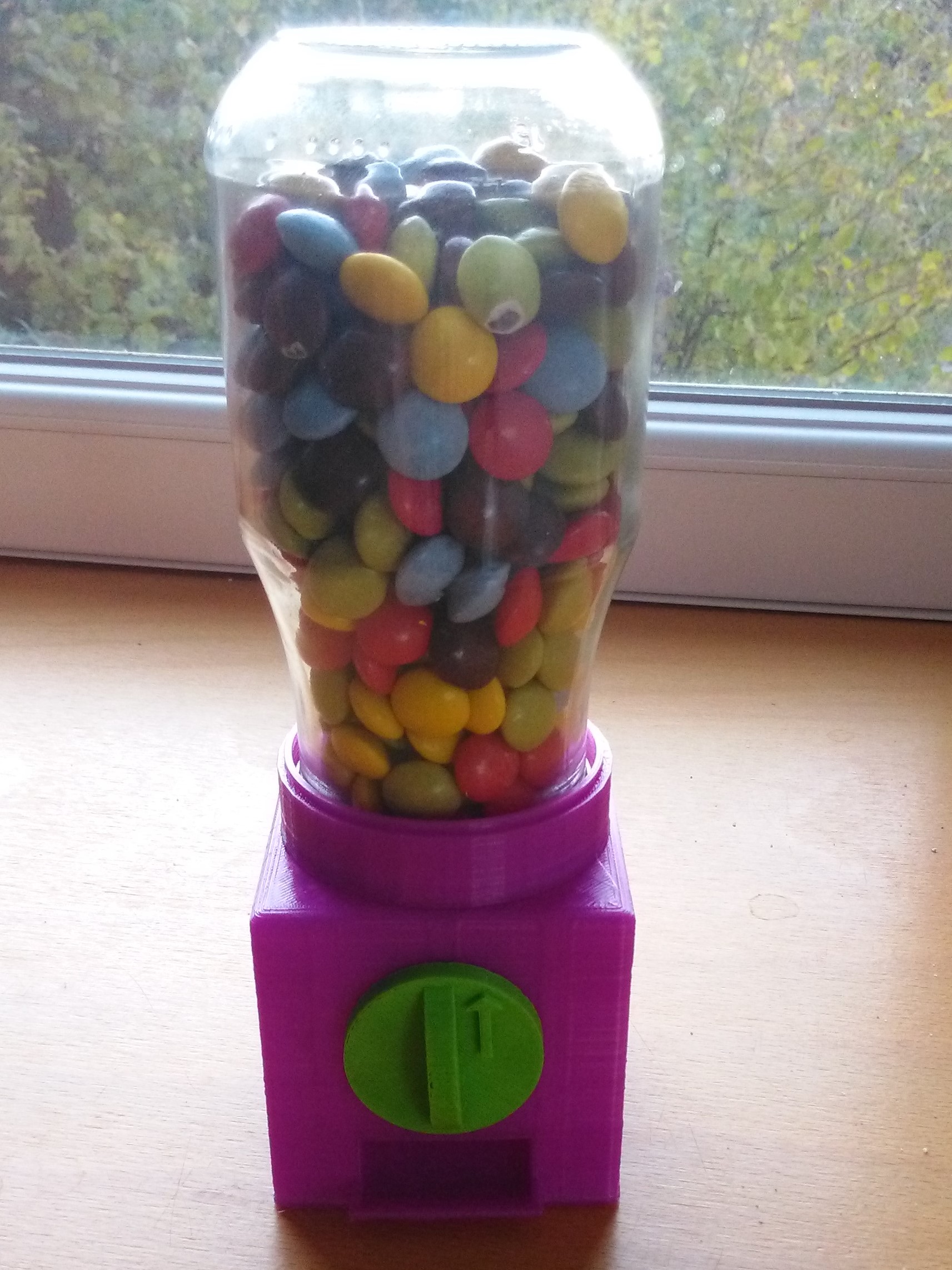 Super simple candy machine thread adapter