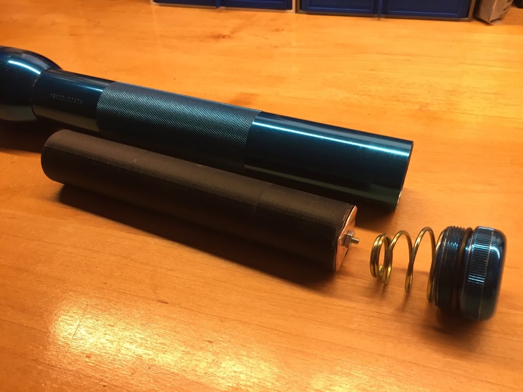 D cell adapter for 18650 with Maglite