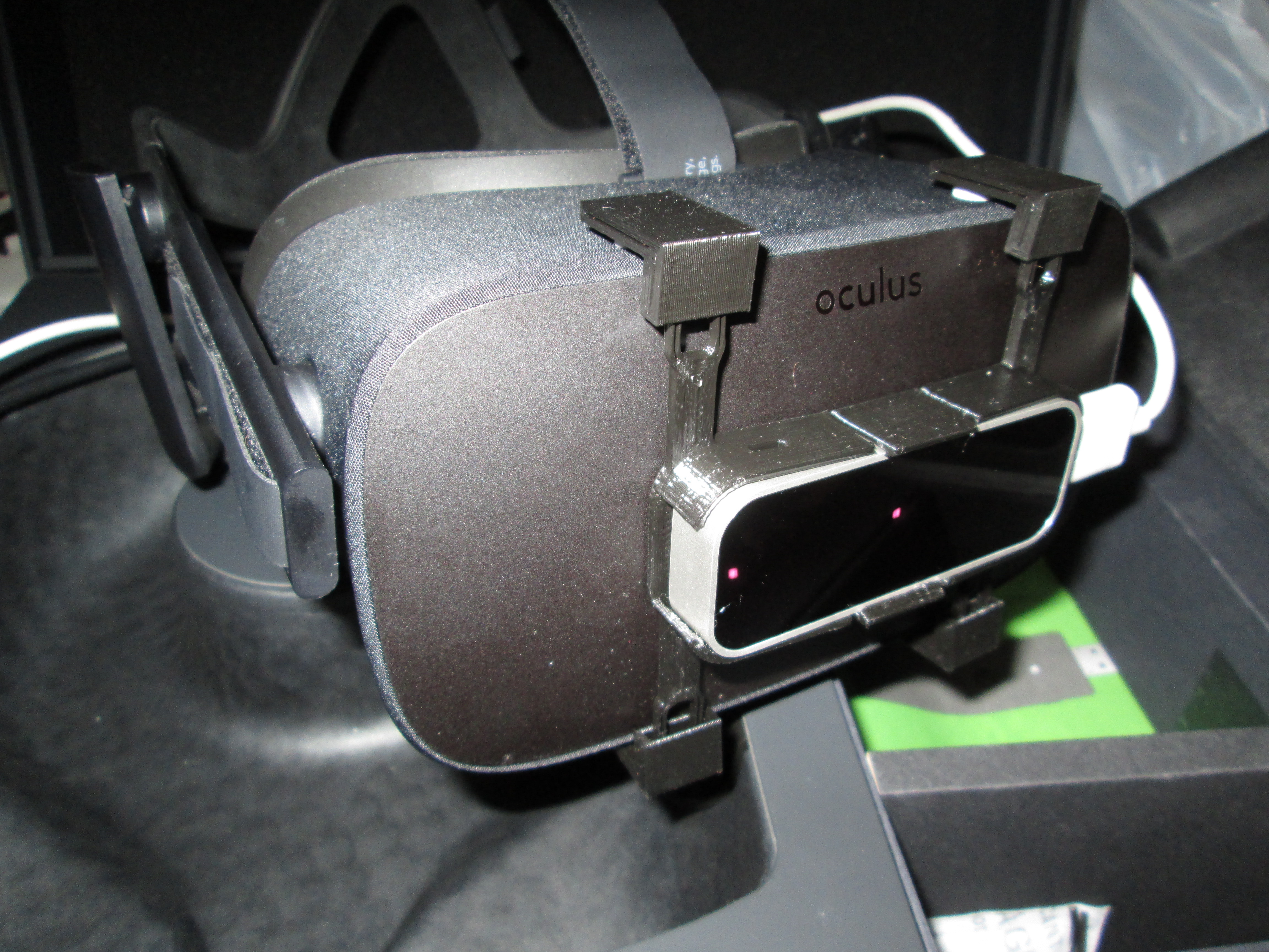 Leap Motion Mount for Oculus CV1 Consumer Version (No Adhesive Required)