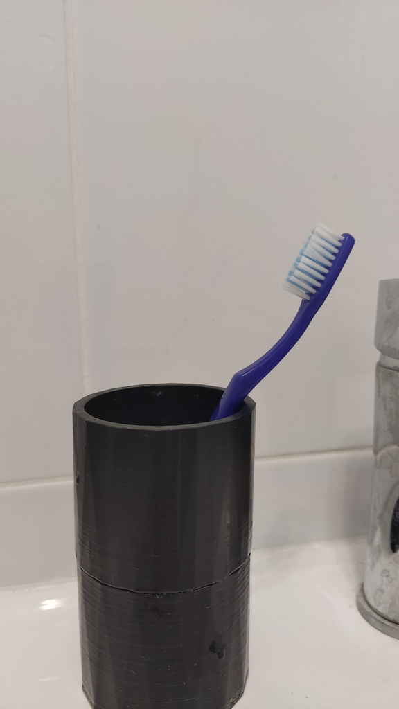 toothbrush cup with sieve