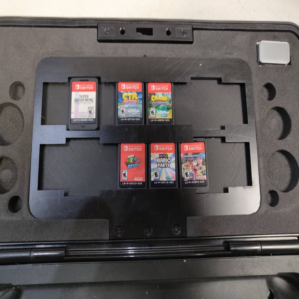 Nintendo Switch Amazon Basics Case Game Organizer