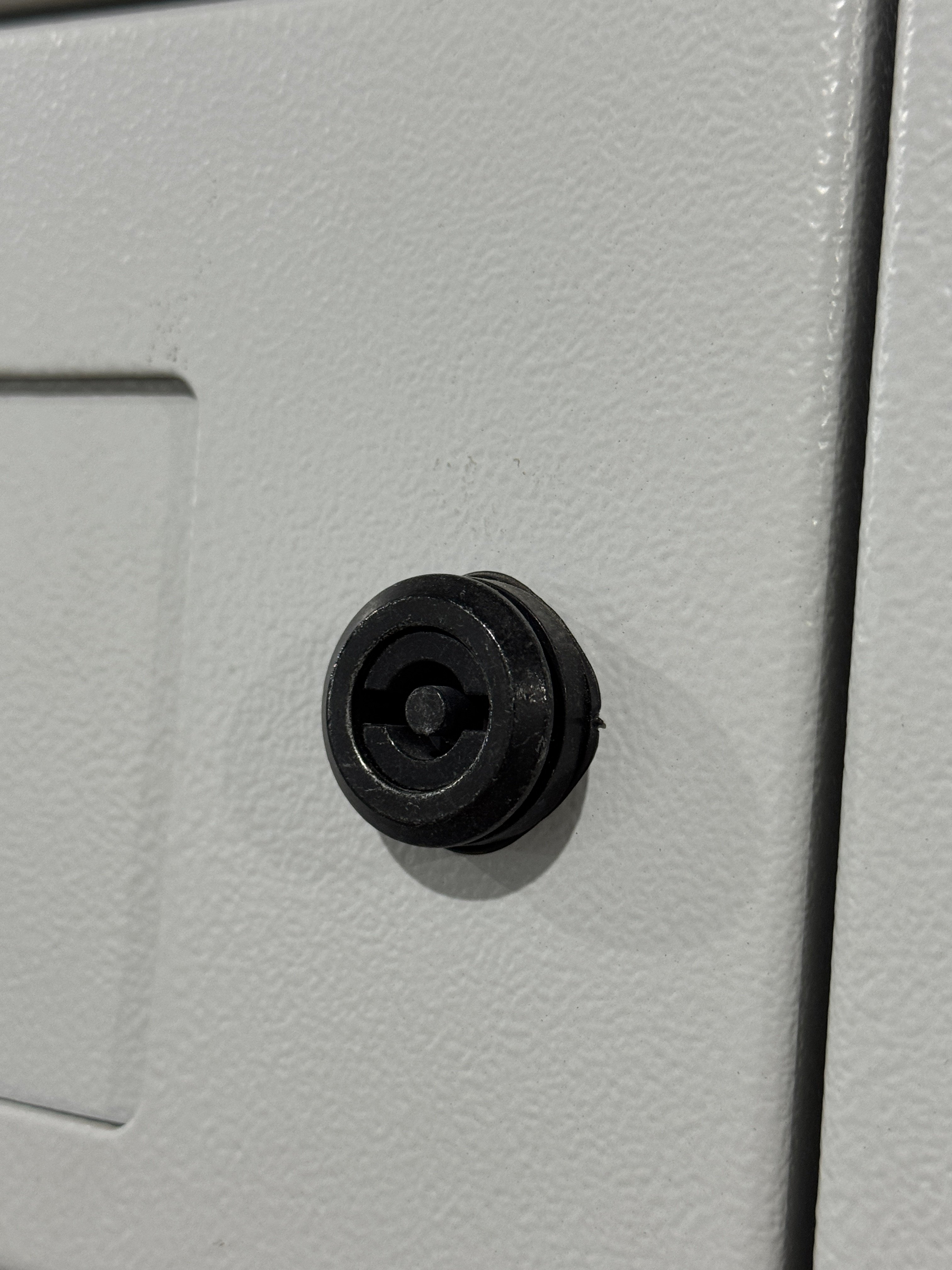 Rittal type latch isolation device