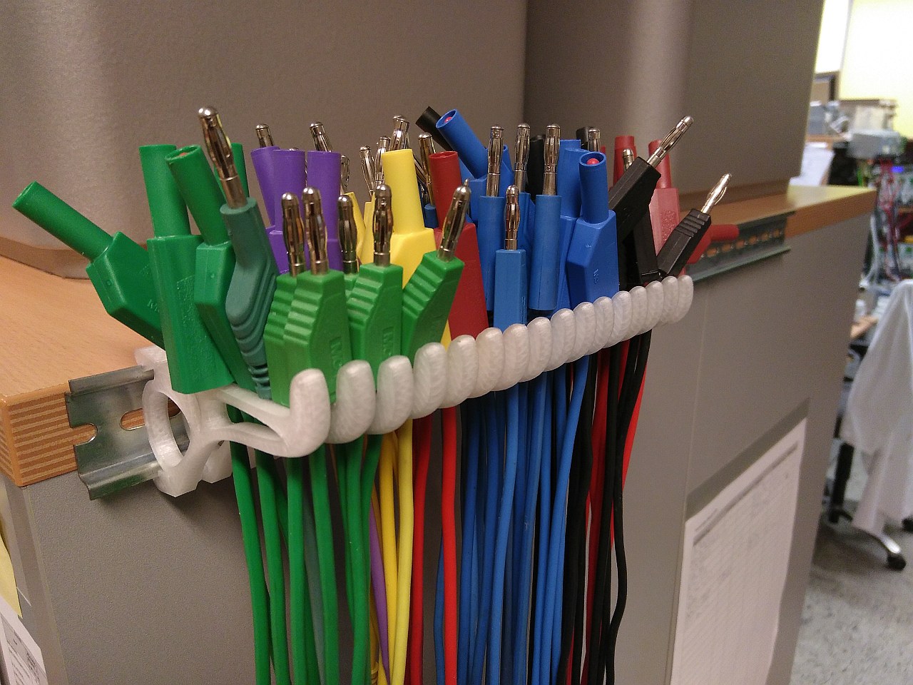 wire holder for DIN rails