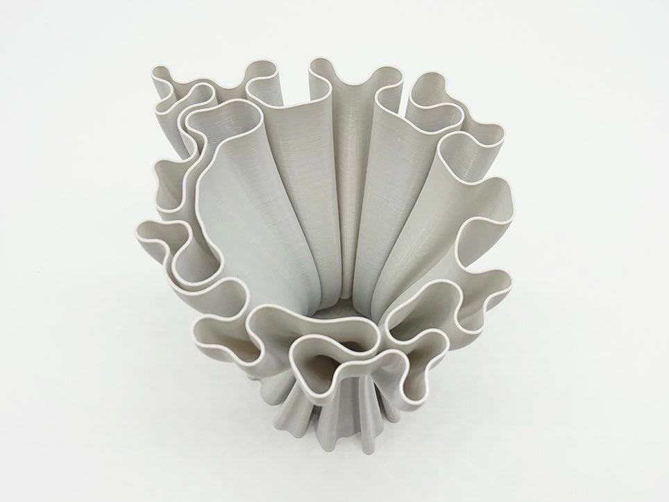 Wavy vase