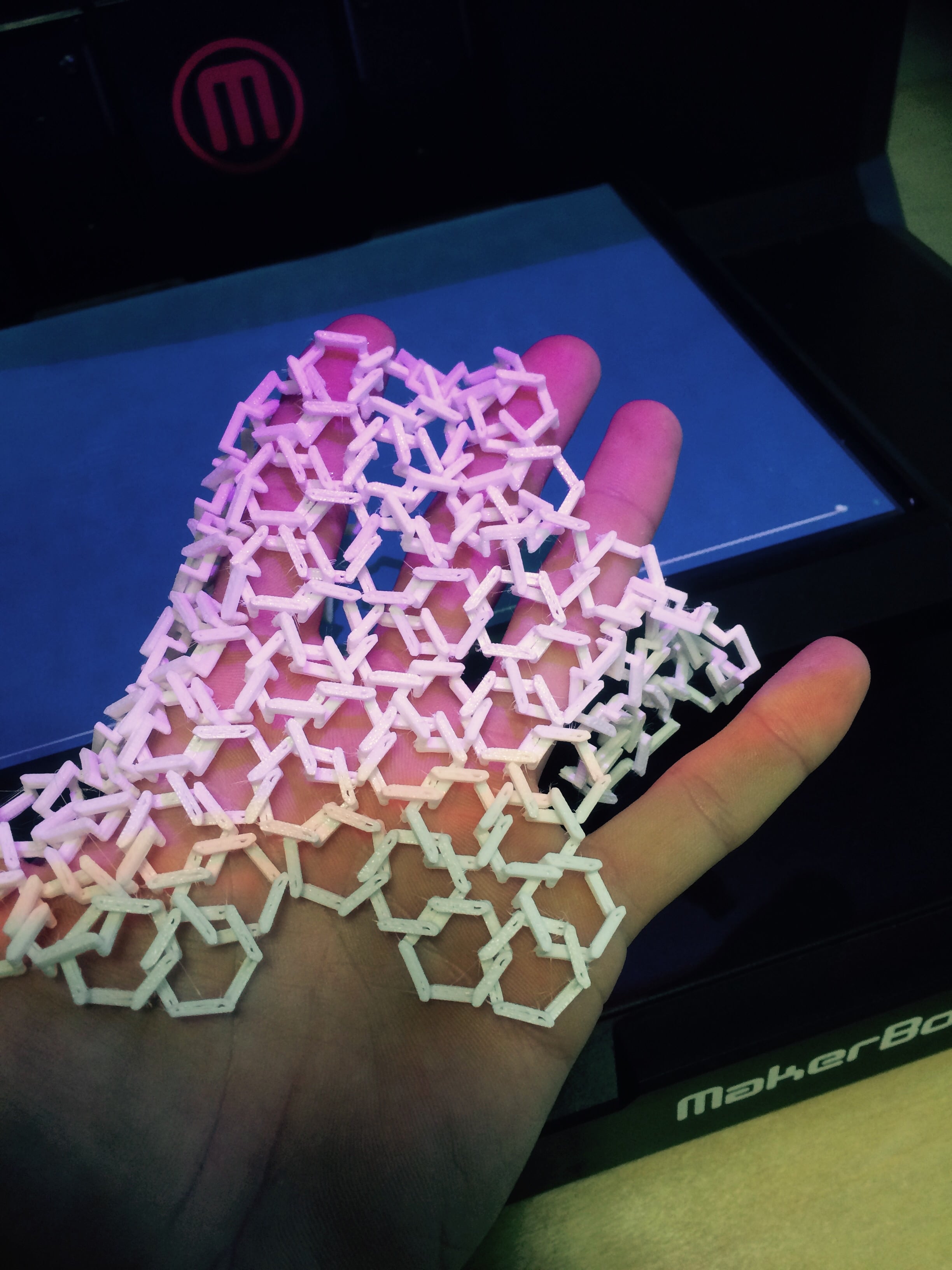 Hexagonal chain mail design