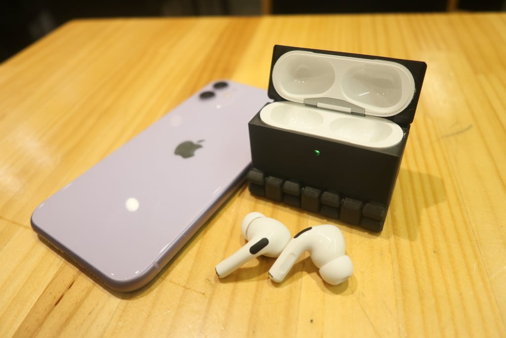 Airpods Pro case with stand holder