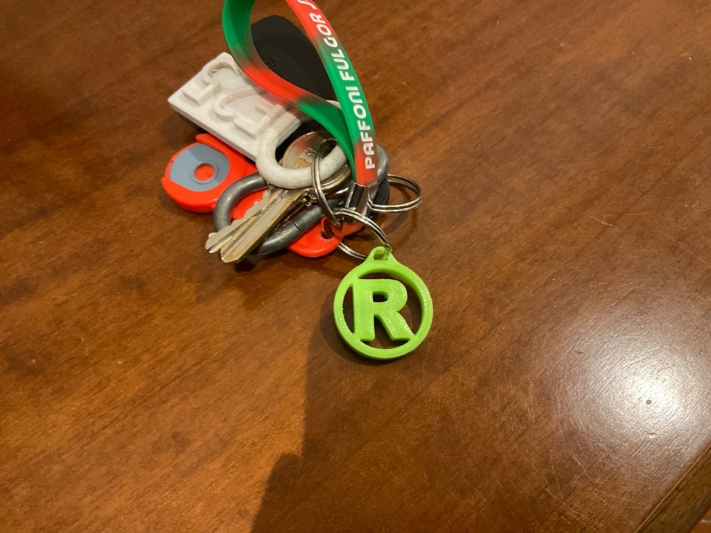 "R" Keychain