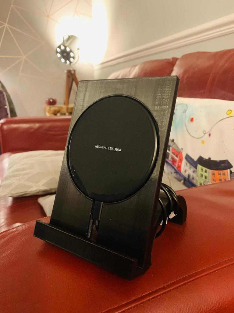 Iphone XR wireless charger stand