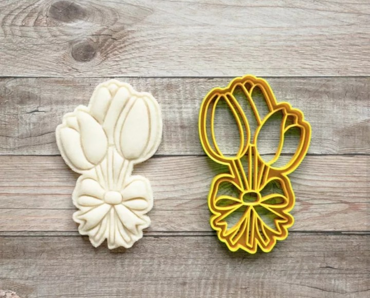 Tulip cookie cutter
