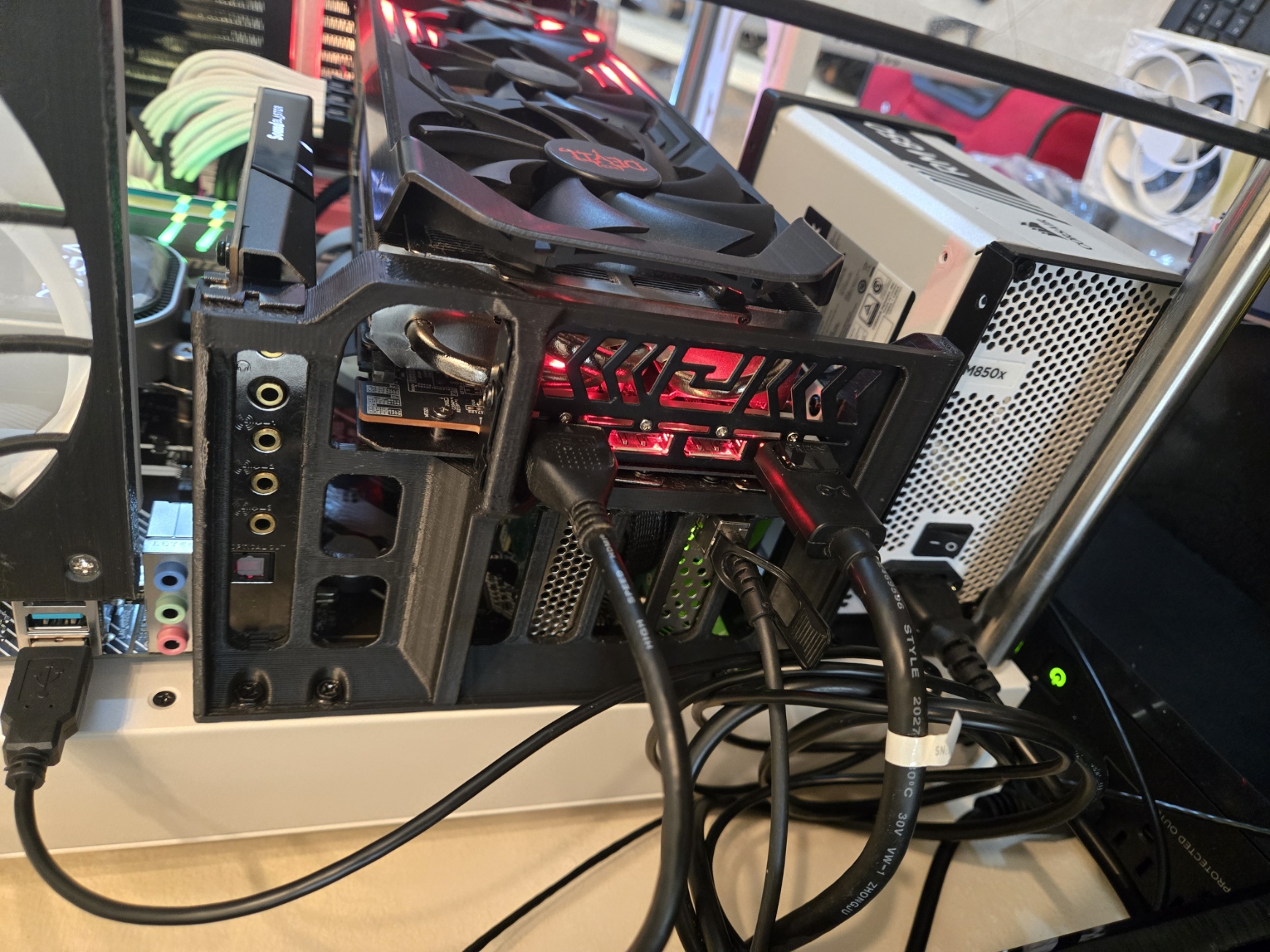 thermaltake core P3 Vertical GPU mount