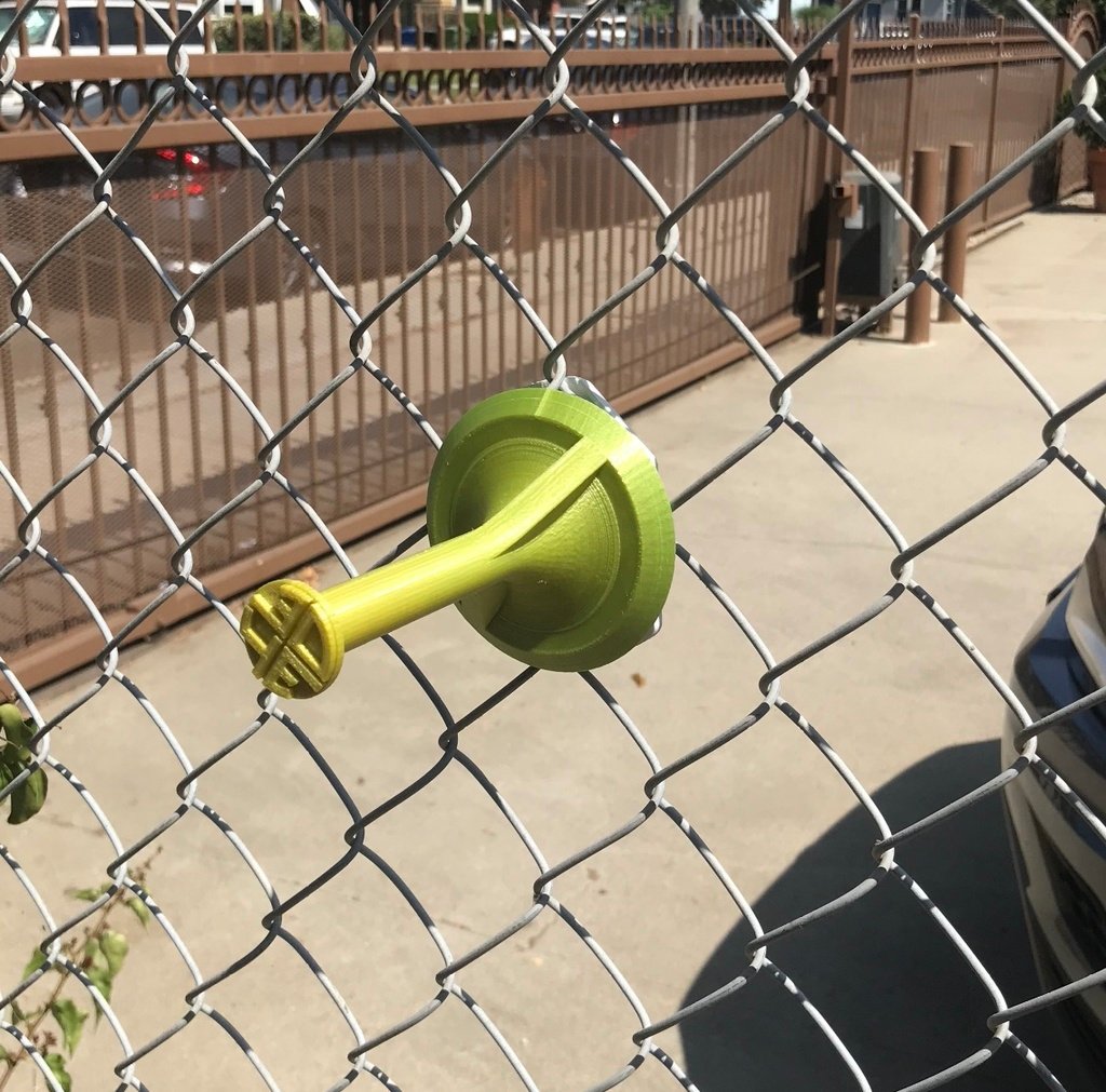 Screw-in system for affixing things to a chain-link fence (Or filament holder)