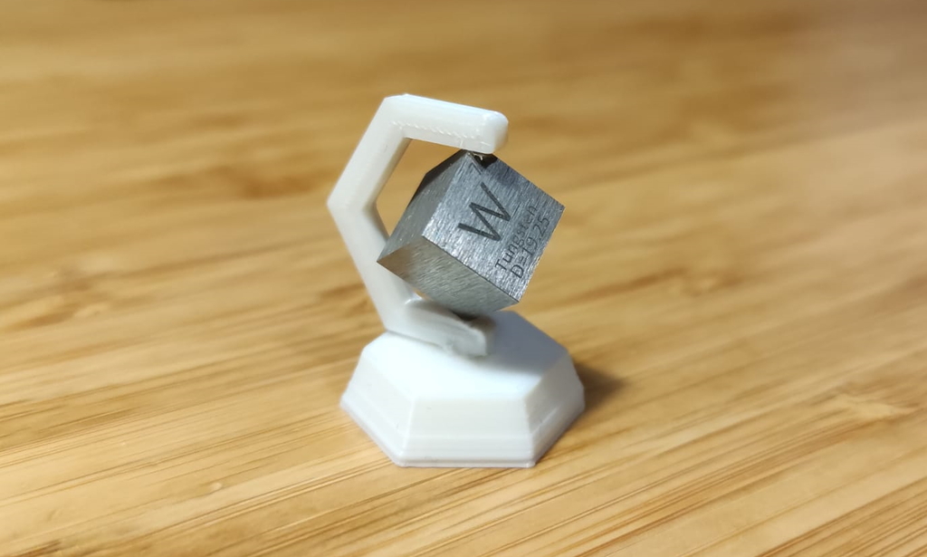 1 cm Cube Stand