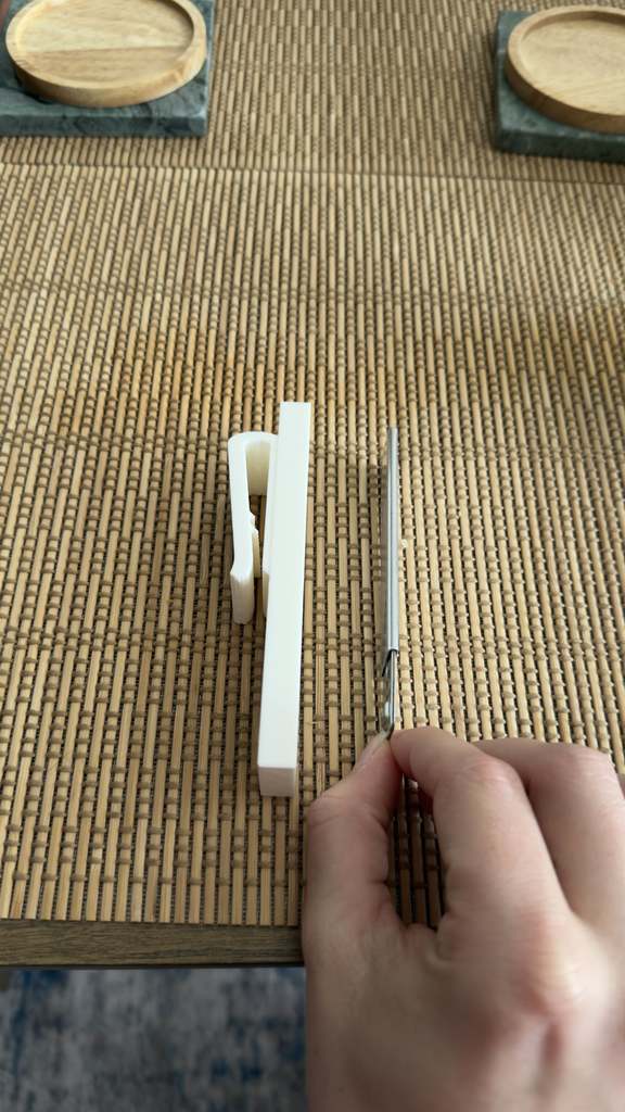 Universal Box Cutter Holder